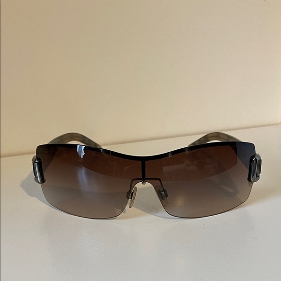 Burberry Brown Gradient Rimless Shield Sunglasses - Picture 3 of 13